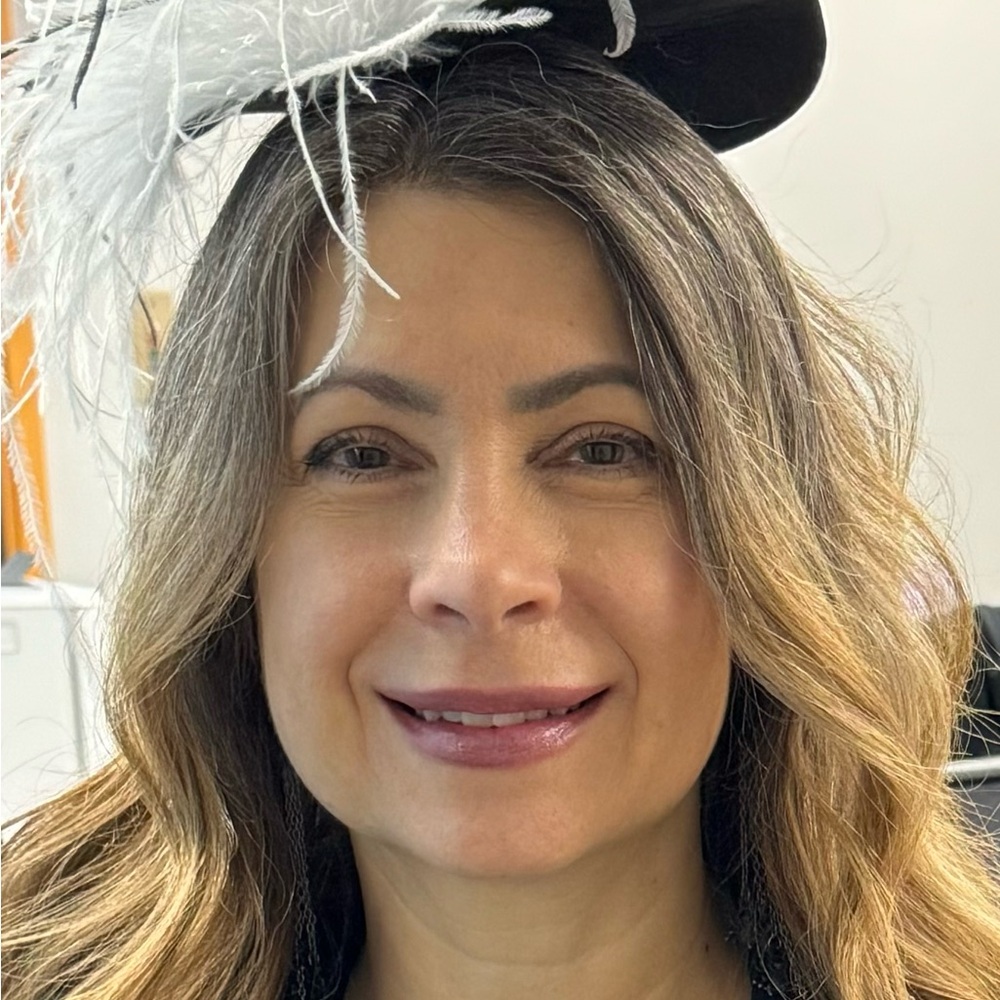 Meet your Posher, Elena